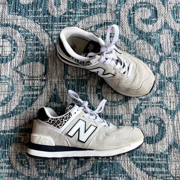 New Balance 574 WL574AY2 Leopard Print Suede Mesh Sneakers - Size 6 - Picture 2 of 8